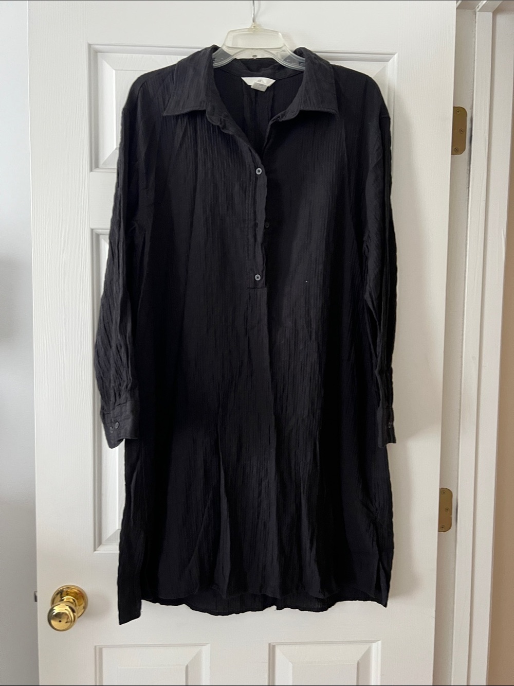 H&M WoMen's Black Long-Sleeve Casual Button-Down Shirt